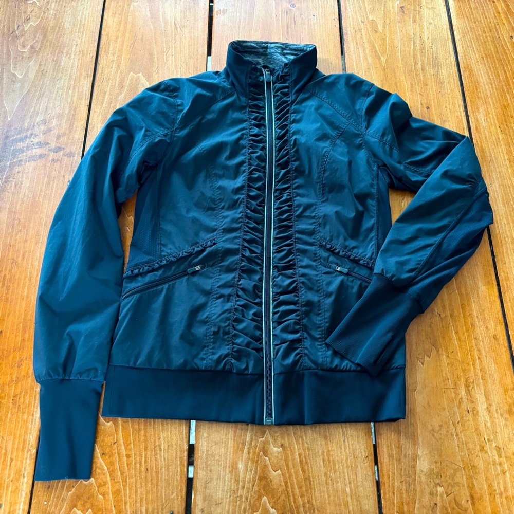 Lululemon Run: Back On Track Jacket - Picture 3 of 11